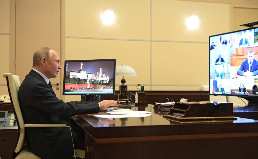 Пострадавшим отраслям предложат прямую безвозмездную финансовую помощь