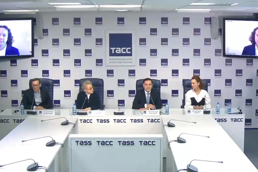 Белый, но вовсе не холодный