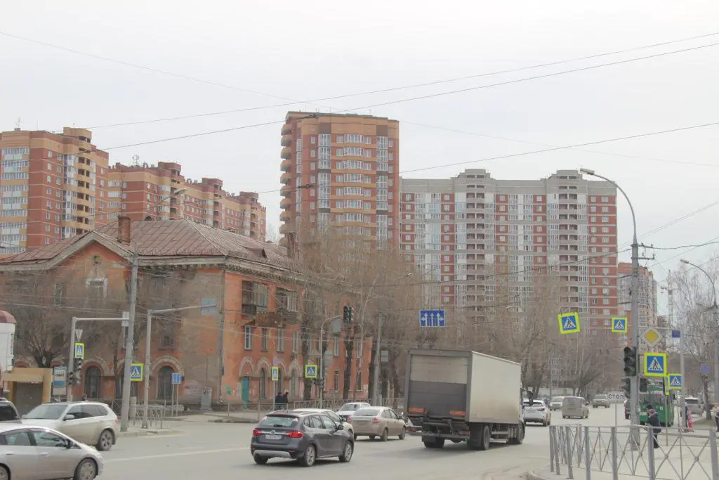 Продажа жилья в новостройках Новосибирска продолжает падать