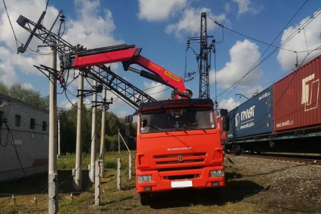 Прокуратура организовала проверку по факту падения крана под Новосибирском