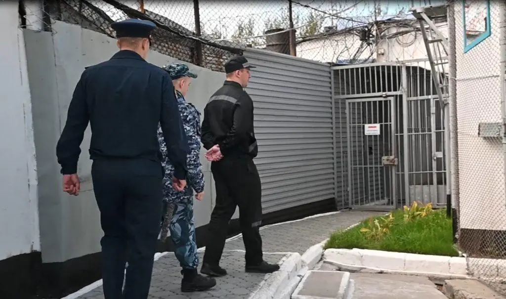 Экс-лидер скин-движения пойдет под суд за распространение нацизма в колонии Новосибирска