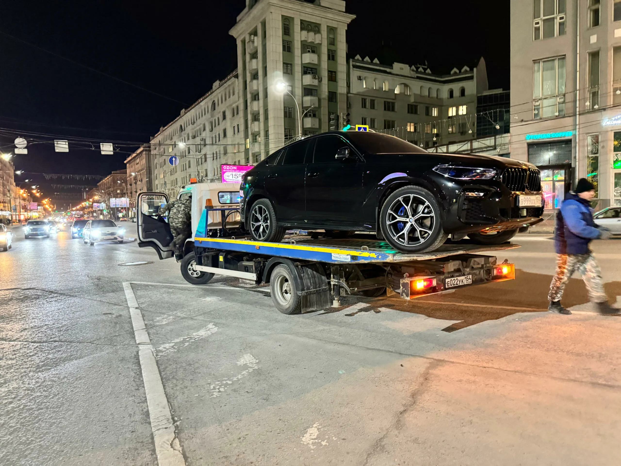 Прокуратура и ГИБДД отобрали BMW X6 у водителя в ходе рейда в Новосибирске