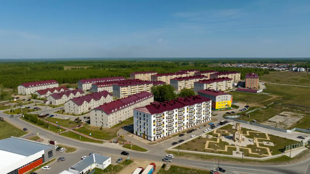 Жилой район Светлый: Бизнес в шаговой доступности