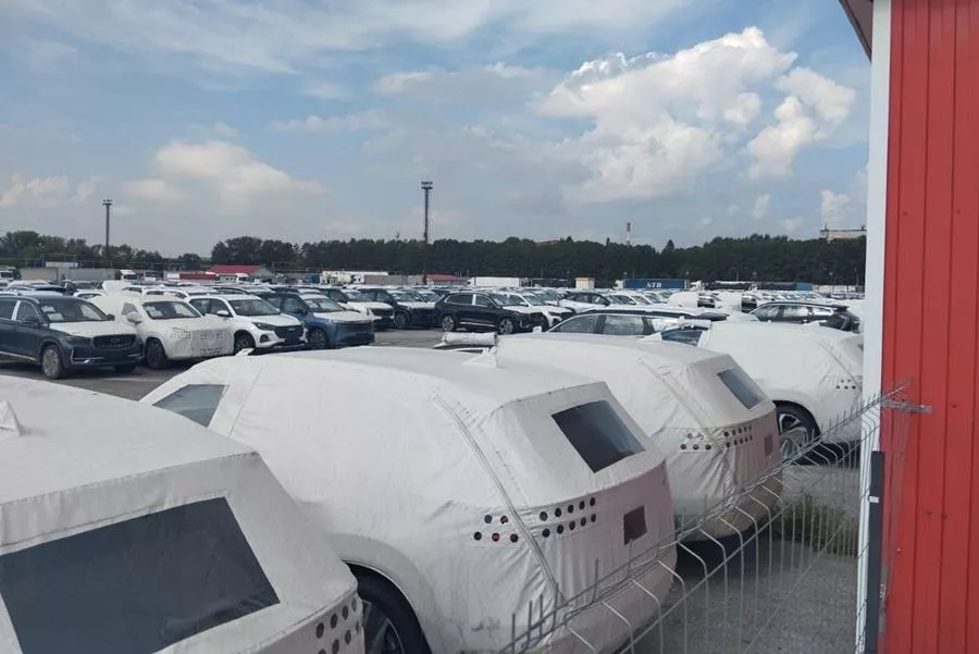 Запасы легковых автомобилей в Сибири превышают потребности рынка