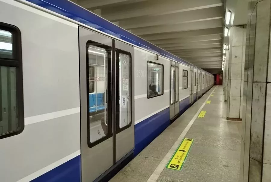 В Новосибирске более 27 тысяч человек расплатились за проезд в метро улыбкой