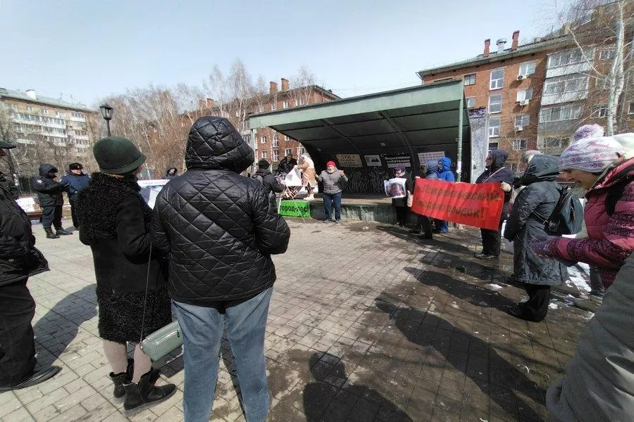 В Новосибирске состоялся пикет в защиту памятников истории и архитектуры