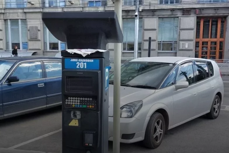 Отменить платные парковки в выходные и праздники хотят в Госдуме