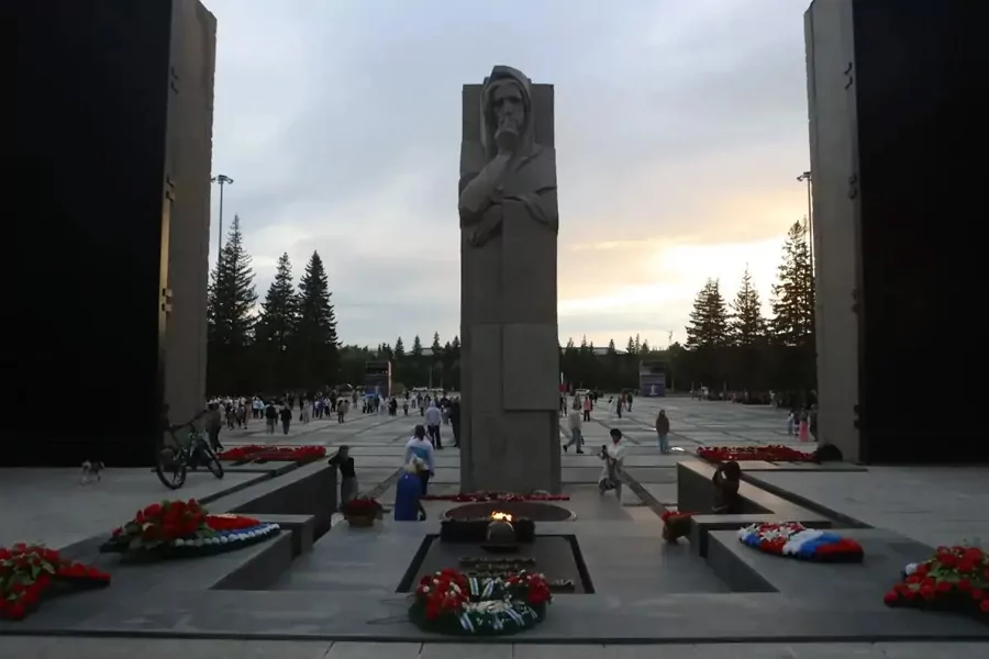 Новосибирцы увидят шоу «Свет Победы» на Монументе Славы