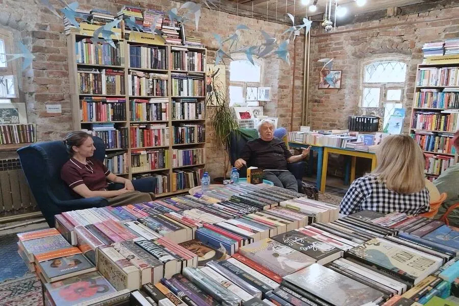 Новосибирские ученые презентовали новую книгу о кошках и эволюции