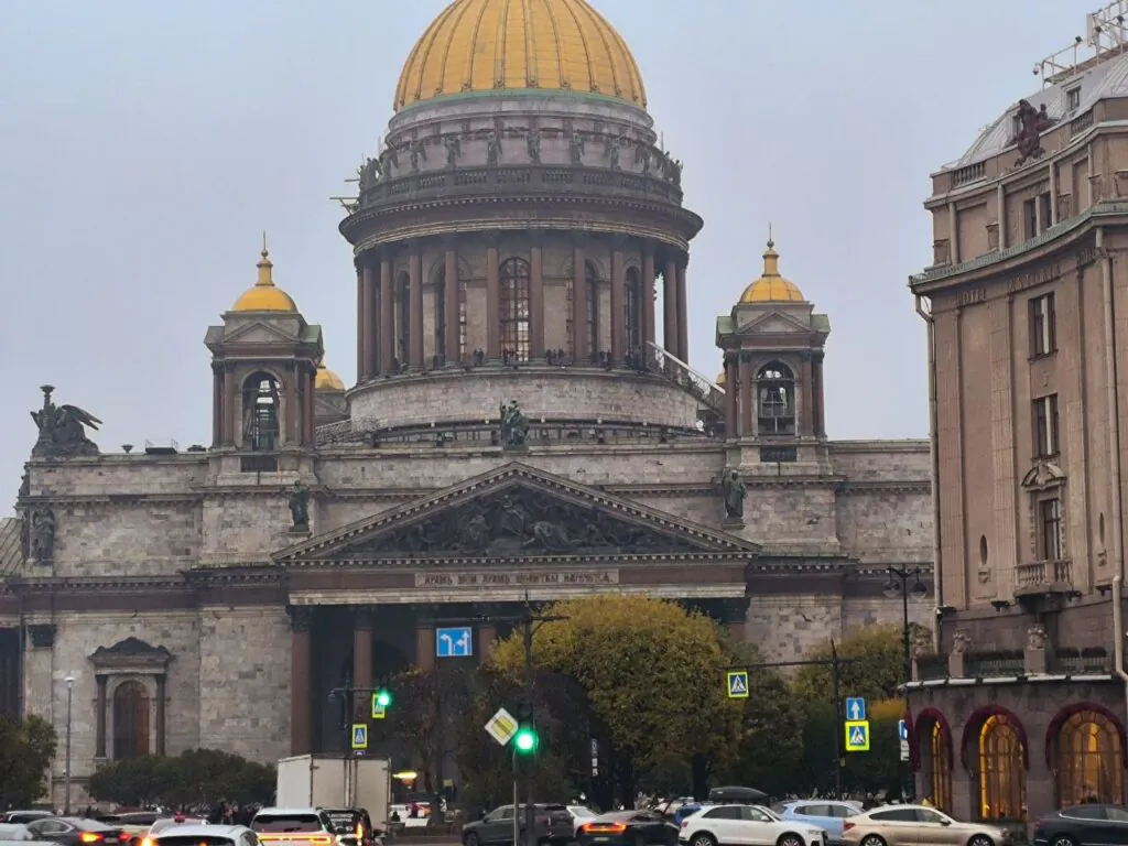 Из Сибири в Петербург: что удивило сибирячку в культурной столице России